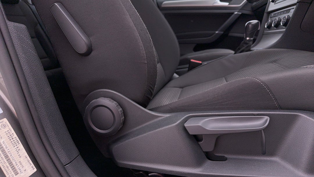 2015 Volkswagen Golf 90 Tsi Comfortline, Automatic, 82224 km, Drivers Side Adjustment Panel