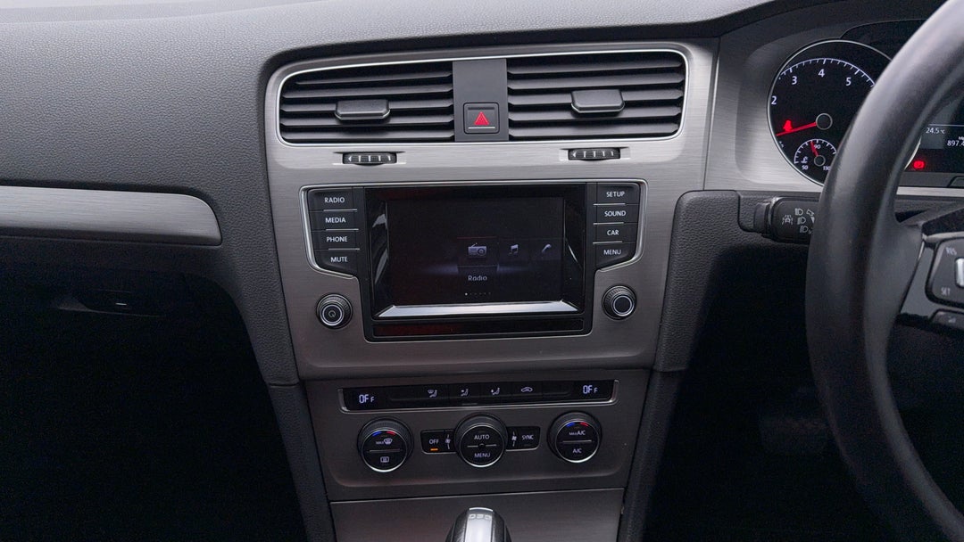 2015 Volkswagen Golf 90 Tsi Comfortline, Automatic, 82224 km, Center Console