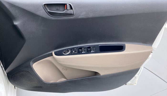 2017 Hyundai Grand i10 MAGNA 1.2 KAPPA VTVT, Petrol, Manual, 33,005 km, Driver Side Door Panels Control