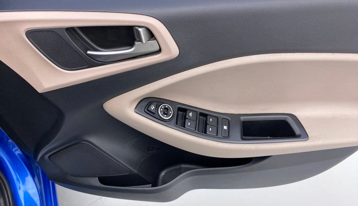 2017 Hyundai Elite i20 ASTA 1.2 (O), Petrol, Manual, 46,483 km, Driver Side Door Panels Control