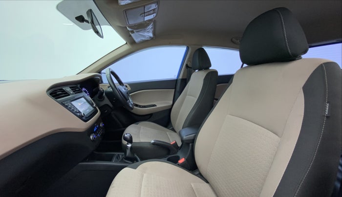 2017 Hyundai Elite i20 ASTA 1.2 (O), Petrol, Manual, 46,483 km, Right Side Front Door Cabin