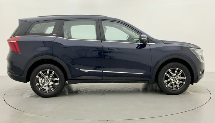 2022 Mahindra XUV700 AX 7 LUXURY D AT 7 STR, Diesel, Automatic, 7,511 km, Right Side View