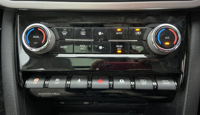 2022 Mahindra XUV700 AX 7 LUXURY D AT 7 STR, Diesel, Automatic, 7,511 km, Automatic Climate Control