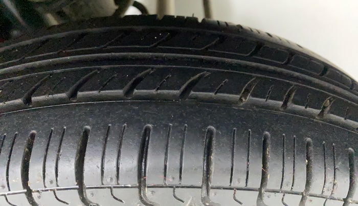 2010 Maruti Zen Estilo LXI, Petrol, Manual, 41,115 km, Left Rear Tyre Tread