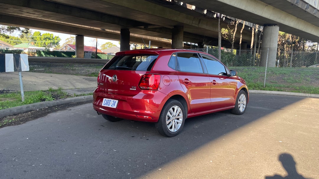 Right Back Diagonal (45- Degree) View