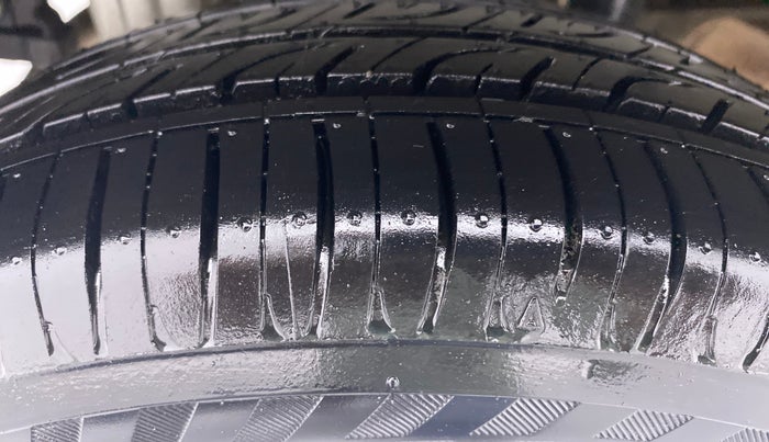2017 Maruti Alto K10 VXI P, Petrol, Manual, 6,89,380 km, Right Rear Tyre Tread