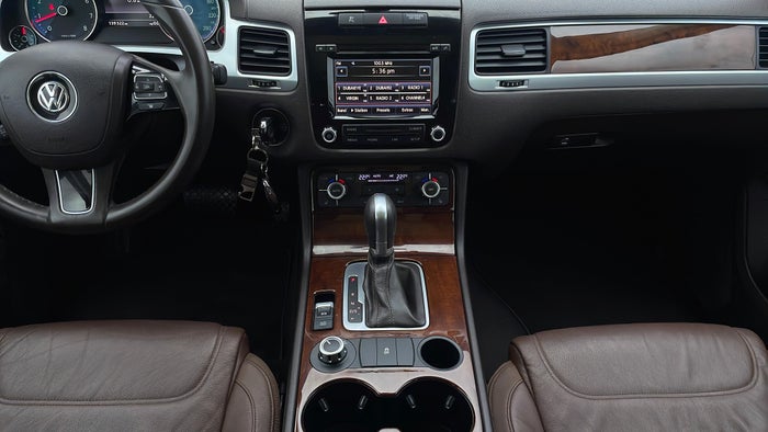VOLKSWAGEN TOUAREG-Center Console