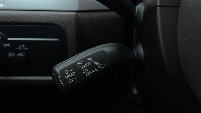 VOLKSWAGEN TOUAREG-Cruise Control