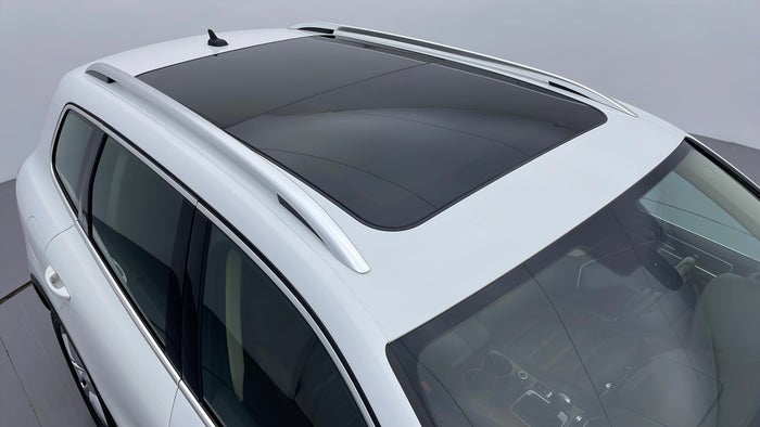 VOLKSWAGEN TOUAREG-Roof/Sunroof View