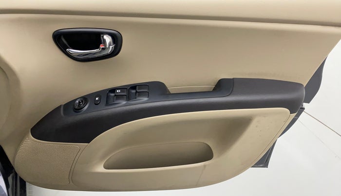 2010 Hyundai i10 ASTA 1.2 WITH SUNROOF, Petrol, Manual, 15,974 km, Driver Side Door Panels Control