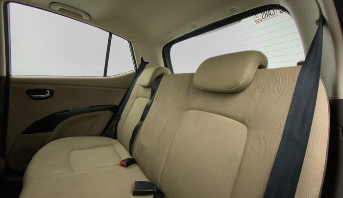 2010 Hyundai i10 ASTA 1.2 WITH SUNROOF, Petrol, Manual, 15,974 km, Right Side Rear Door Cabin