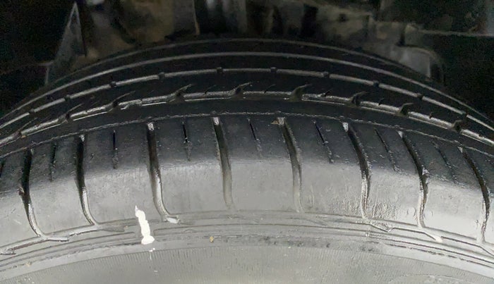 2018 Tata NEXON XE, Petrol, Manual, 22,440 km, Right Front Tyre Tread