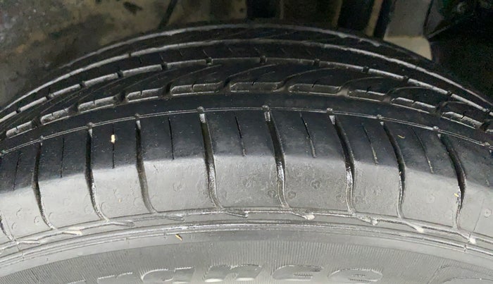 2018 Tata NEXON XE, Petrol, Manual, 22,440 km, Left Rear Tyre Tread