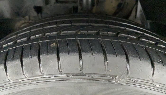 2018 Tata NEXON XE, Petrol, Manual, 22,440 km, Left Front Tyre Tread