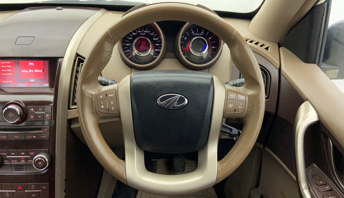 2014 Mahindra XUV500 W8 FWD, Diesel, Manual, 1,20,555 km, Steering Wheel Close-up
