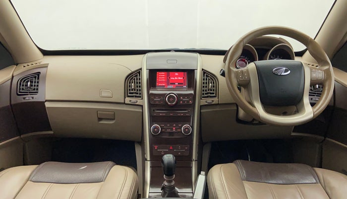 2014 Mahindra XUV500 W8 FWD, Diesel, Manual, 1,20,555 km, Dashboard View