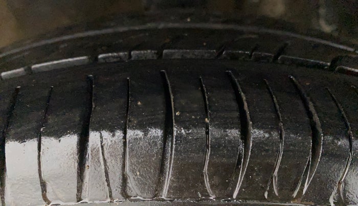 2017 Maruti Alto 800 VXI O, Petrol, Manual, 56,995 km, Left Front Tyre Tread