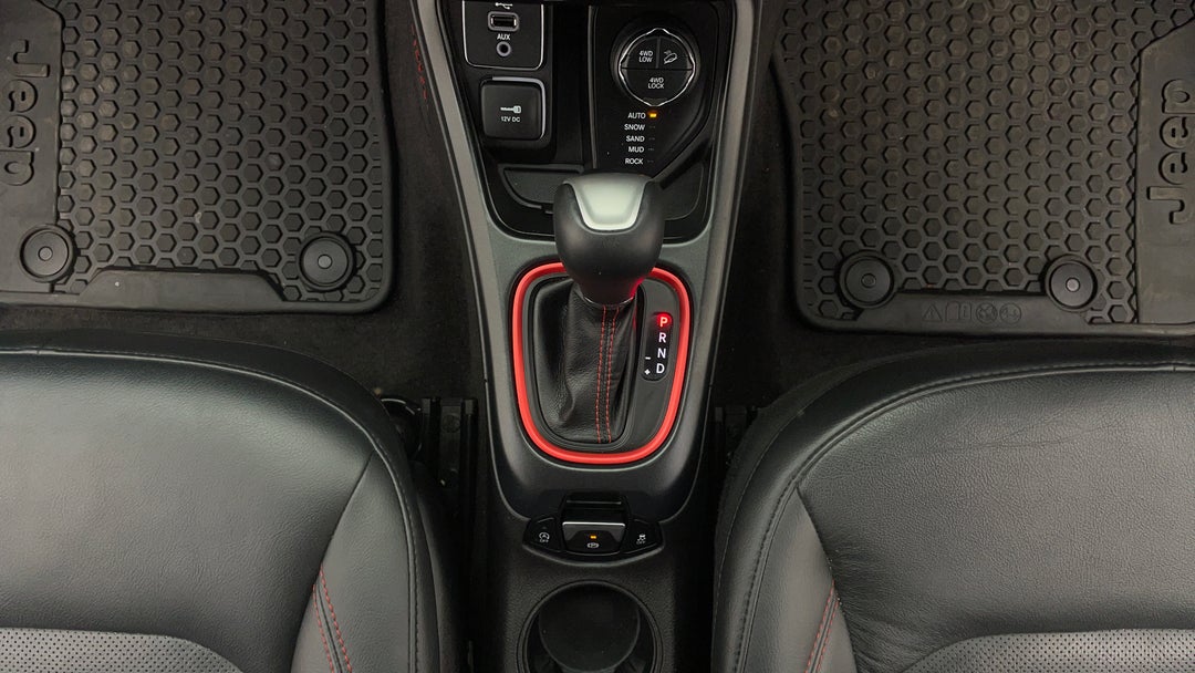 2017 Jeep Compass Trailhawk (4x4 Low), Automatic, 51238 km, Gear Lever 