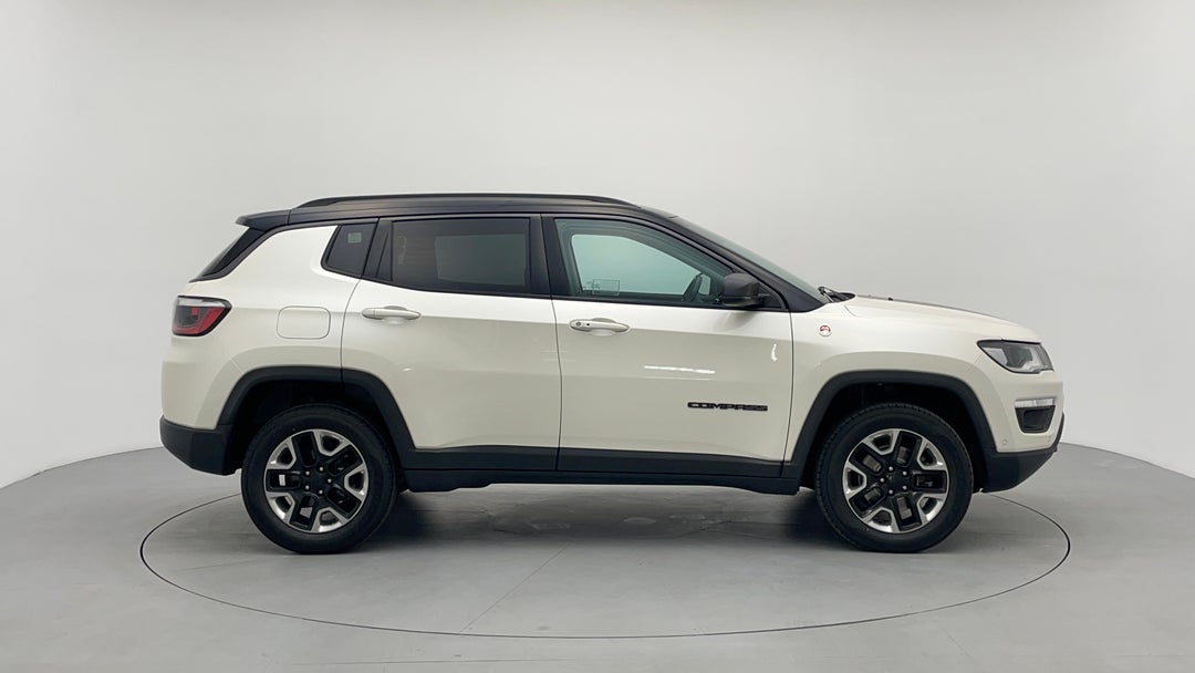 2017 Jeep Compass Trailhawk (4x4 Low), Automatic, 51238 km, Right Side View