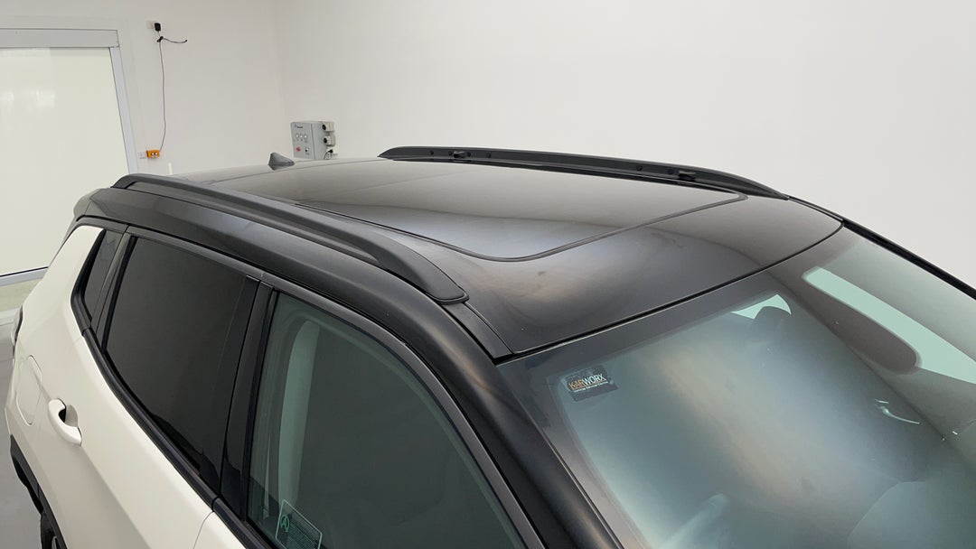 2017 Jeep Compass Trailhawk (4x4 Low), Automatic, 51238 km, Roof/Sunroof View