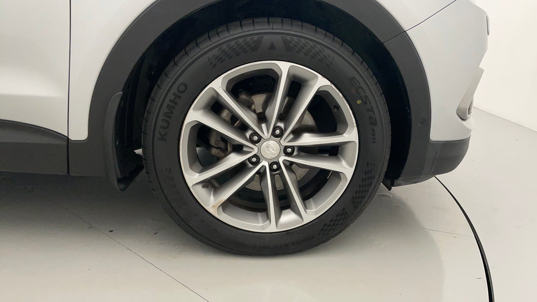 2015 Hyundai Santa Fe Highlander Crdi (4x4), Automatic, 151385 km, Right Front Wheel