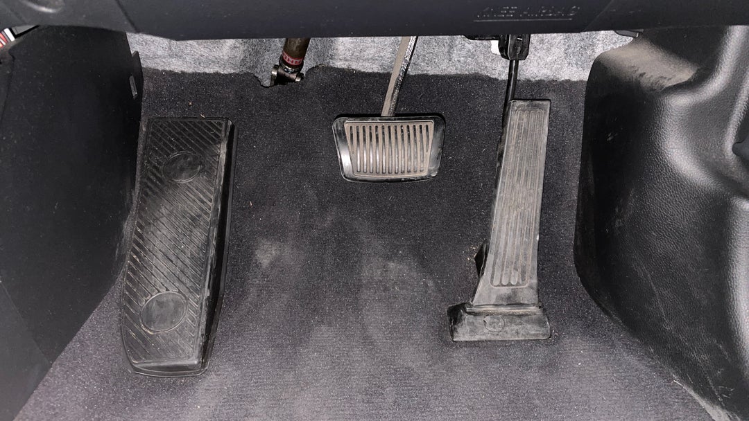 2015 Hyundai Santa Fe Highlander Crdi (4x4), Automatic, 151385 km, Pedals and Footmat