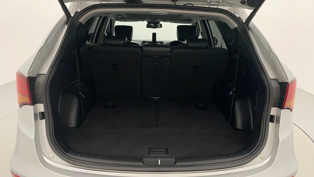 2015 Hyundai Santa Fe Highlander Crdi (4x4), Automatic, 151385 km, Boot Inside View