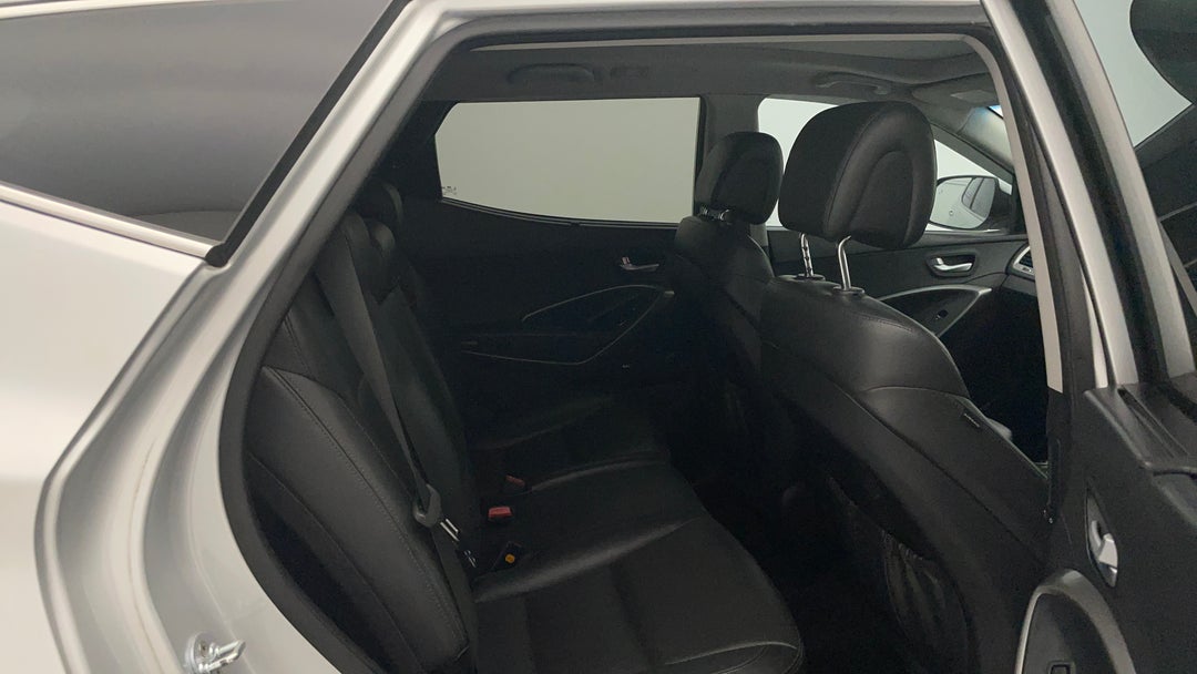 2015 Hyundai Santa Fe Highlander Crdi (4x4), Automatic, 151385 km, Right Side Rear Door Cabin View
