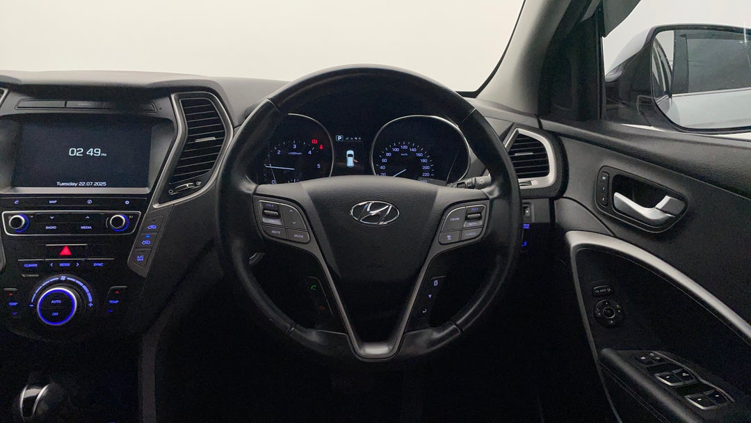 2015 Hyundai Santa Fe Highlander Crdi (4x4), Automatic, 151385 km, Steering Wheel Close-up