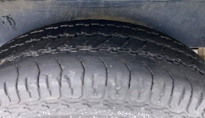 2018 Maruti OMNI E 8 STR, Petrol, Manual, 48,261 km, Left Rear Tyre Tread