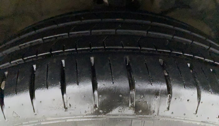 2019 Toyota Glanza V CVT, Petrol, Automatic, 10,879 km, Left Front Tyre Tread