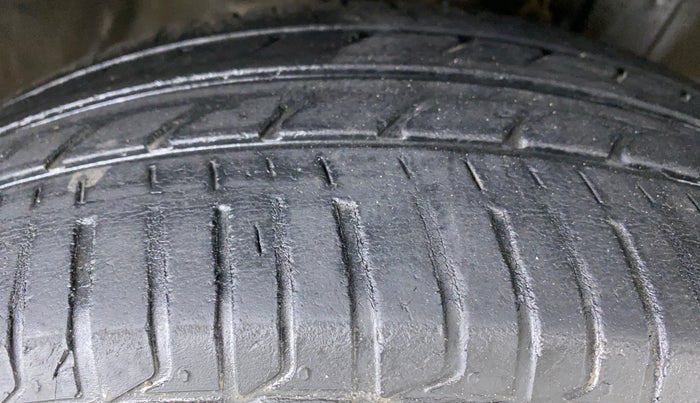 2018 Honda City V MT PETROL, Petrol, Manual, 32,413 km, Right Front Tyre Tread
