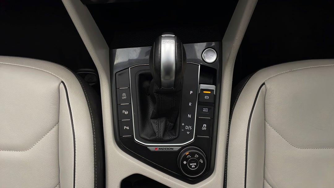 2017 Volkswagen Tiguan 140 Tdi Highline, Automatic, 80777 km, Gear Lever 