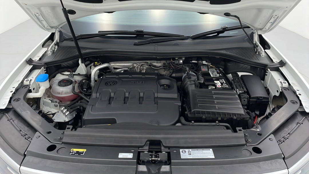 2017 Volkswagen Tiguan 140 Tdi Highline, Automatic, 80777 km, Open Bonnet (Engine)
