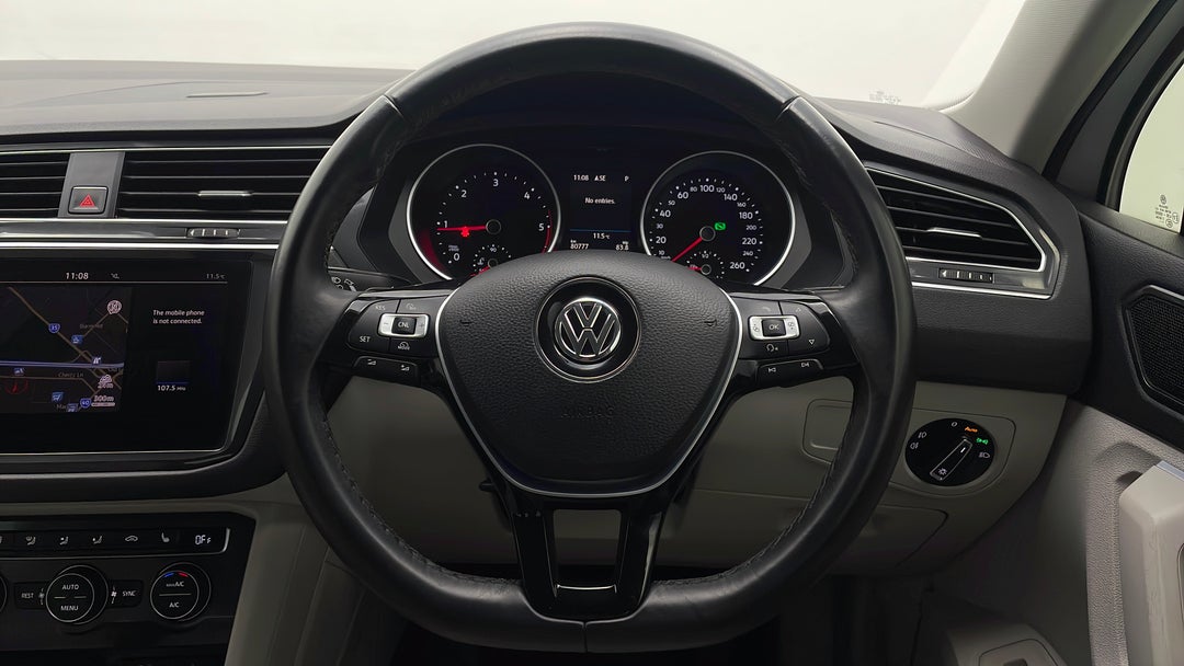 2017 Volkswagen Tiguan 140 Tdi Highline, Automatic, 80777 km, Steering Wheel Close-up
