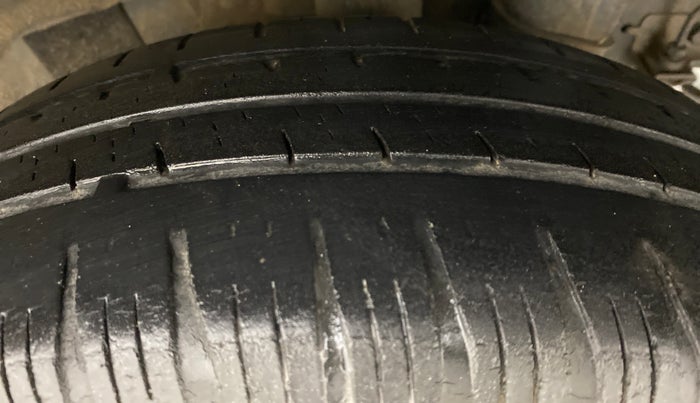 2017 Hyundai Grand i10 Sportz(O) 1.2 MT, Petrol, Manual, 35,912 km, Left Rear Tyre Tread