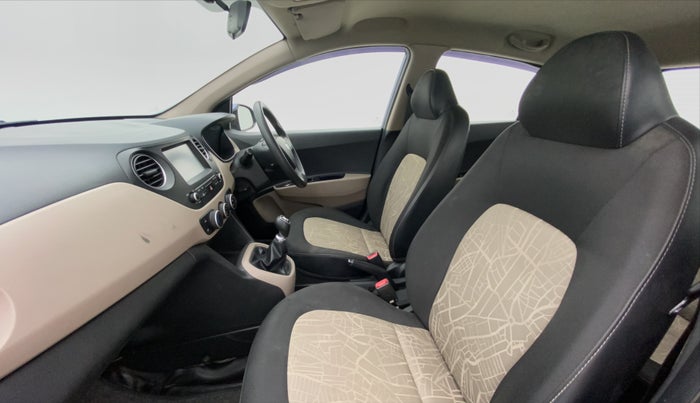 2017 Hyundai Grand i10 Sportz(O) 1.2 MT, Petrol, Manual, 35,912 km, Right Side Front Door Cabin