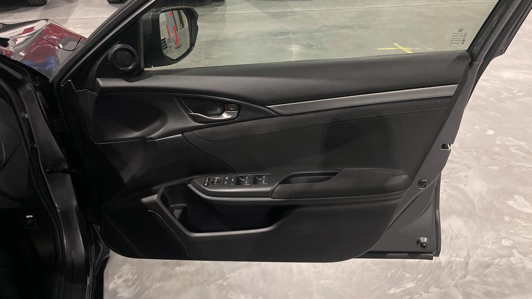 2019 Honda Civic Vti-l, Automatic, 59901 km, Speaker View