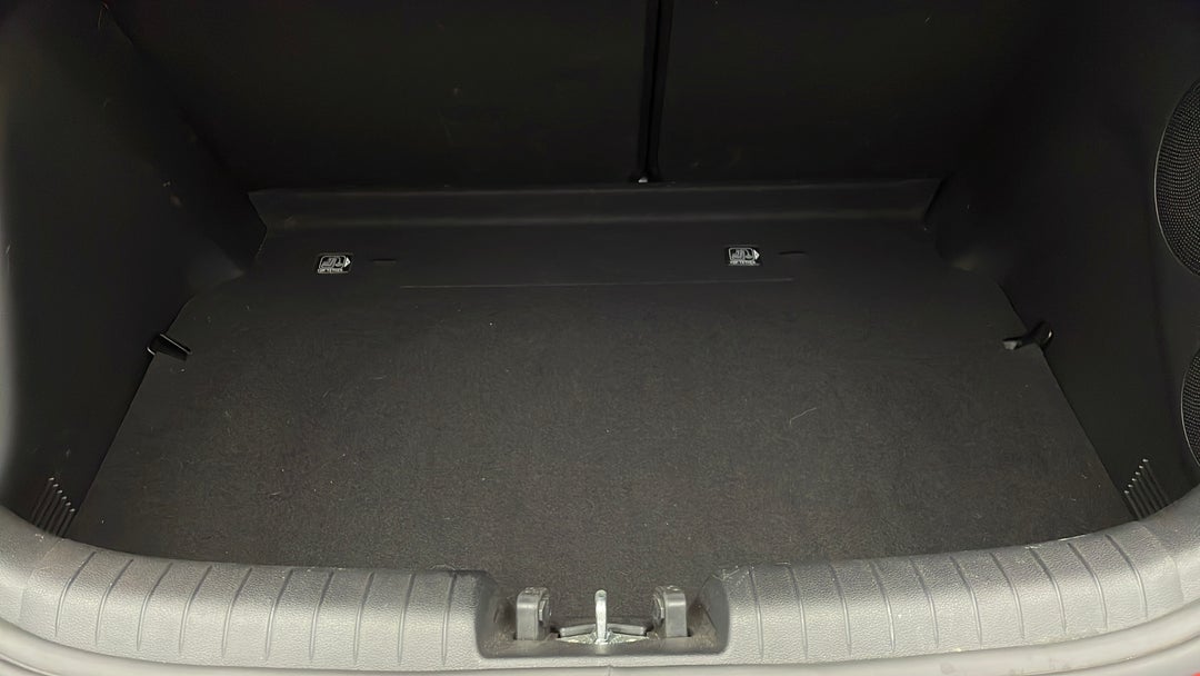 2019 Hyundai Veloster Turbo Premium, Manual, 19367 km, Boot Inside View