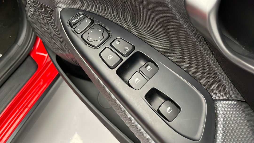 2019 Hyundai Veloster Turbo Premium, Manual, 19367 km, Drivers Side Door Panel Controls