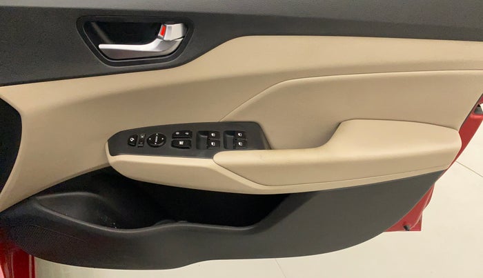 2018 Hyundai Verna 1.6 VTVT SX (O) AT, Petrol, Automatic, 63,886 km, Driver Side Door Panels Control