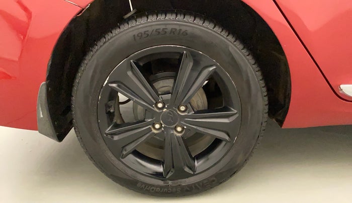 2018 Hyundai Verna 1.6 VTVT SX (O) AT, Petrol, Automatic, 63,928 km, Right Rear Wheel