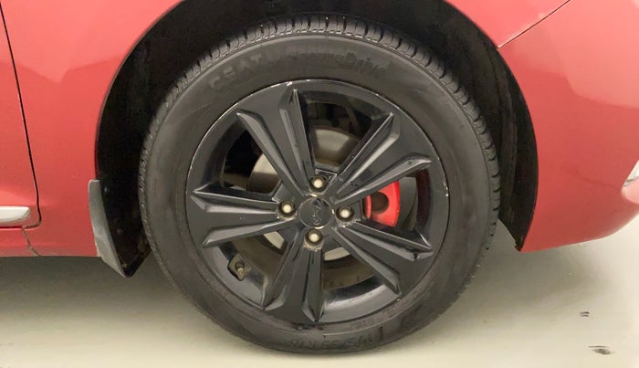 2018 Hyundai Verna 1.6 VTVT SX (O) AT, Petrol, Automatic, 63,886 km, Right Front Wheel