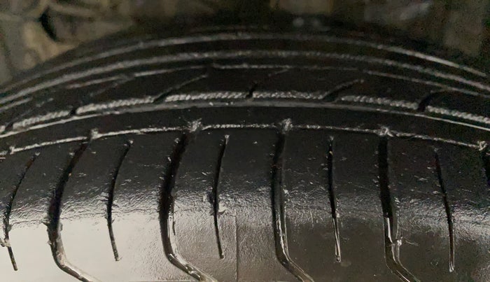 2016 Maruti Vitara Brezza LDI (O), Diesel, Manual, 74,792 km, Left Front Tyre Tread