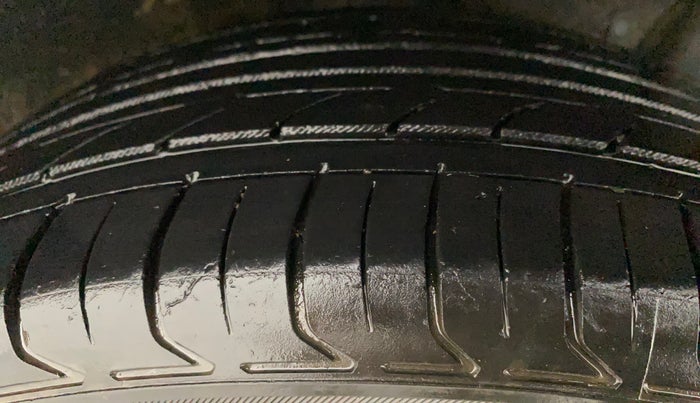 2016 Maruti Vitara Brezza LDI (O), Diesel, Manual, 74,792 km, Left Rear Tyre Tread