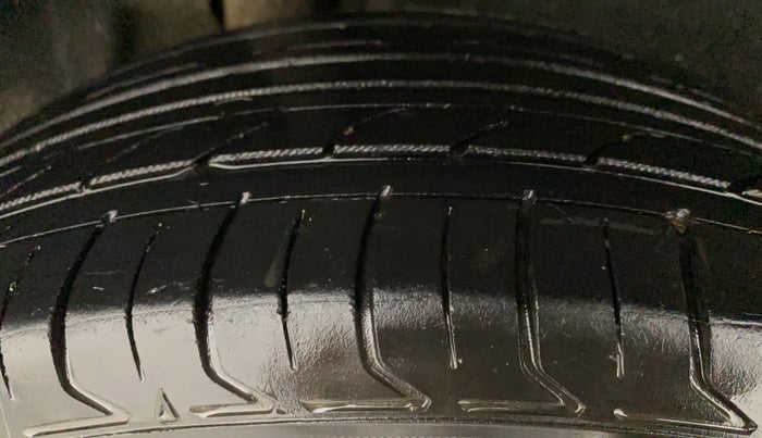 2016 Maruti Vitara Brezza LDI (O), Diesel, Manual, 74,792 km, Right Rear Tyre Tread