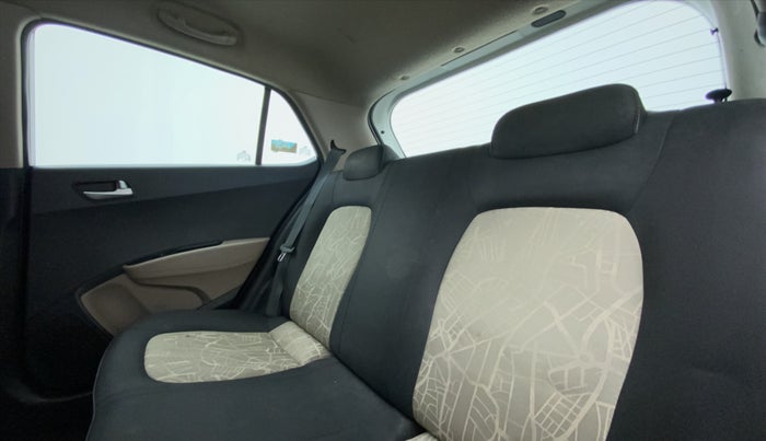 2016 Hyundai Grand i10 SPORTZ 1.2 KAPPA VTVT, Petrol, Manual, 90,995 km, Right Side Rear Door Cabin