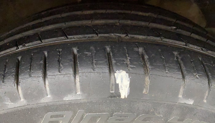 2015 Maruti Baleno ALPHA PETROL 1.2, Petrol, Manual, 28,909 km, Right Front Tyre Tread