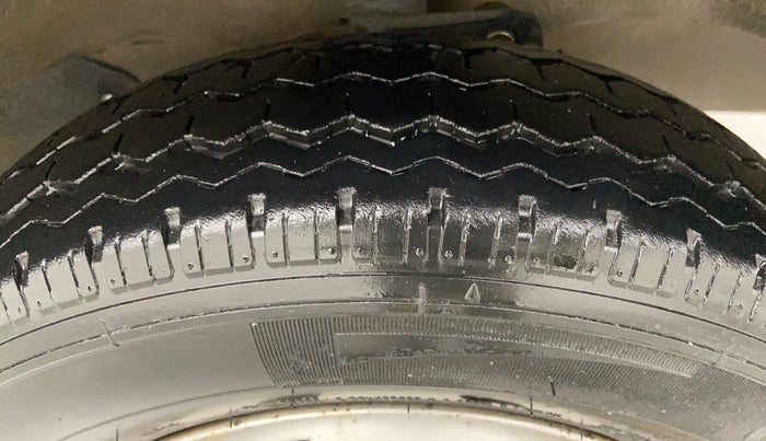 2018 Maruti Eeco 5 STR WITH AC PLUSHTR, Petrol, Manual, 14,651 km, Right Front Tyre Tread