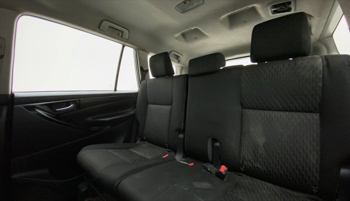 2016 Toyota Innova Crysta 2.8 GX AT 8 STR, Diesel, Automatic, 2,15,116 km, Right Side Rear Door Cabin